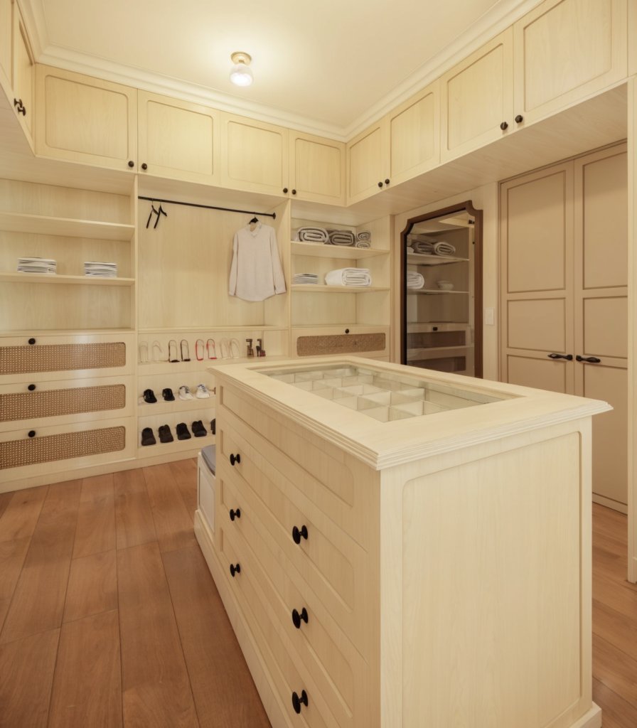 Closet 4